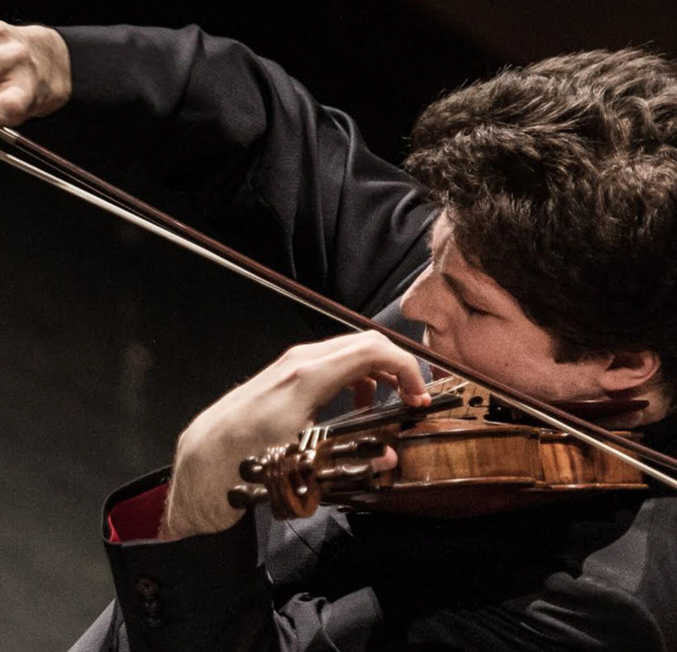 Augustin Hadelich performs Brahms Sydney Symphony Orchestra