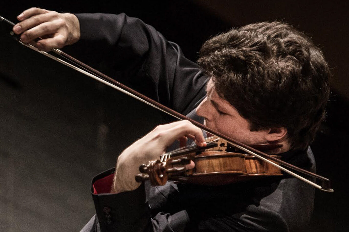 2024 Augustin Hadelich performs Mendelssohns Violin Concerto Gallery