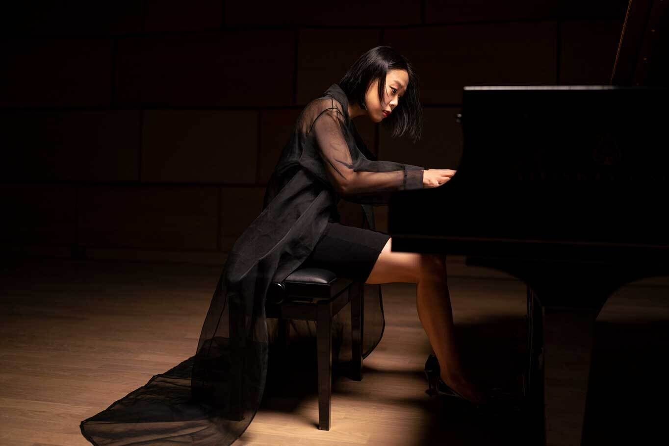 Yeol Eum Son performs Mozart 2022 Gallery v2
